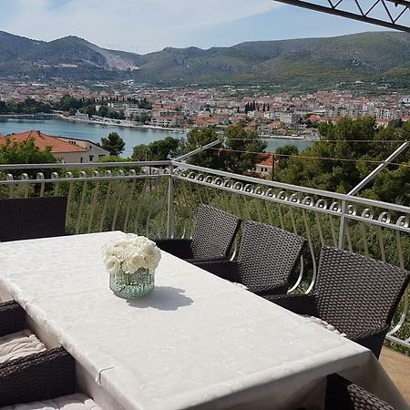 Willa Ferienhaus Maria Trogir Zewnętrze zdjęcie