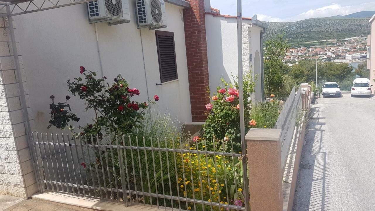 Willa Ferienhaus Maria Trogir Zewnętrze zdjęcie